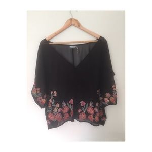 Dolman sleeve embroidered top - KIMCHI BLUE